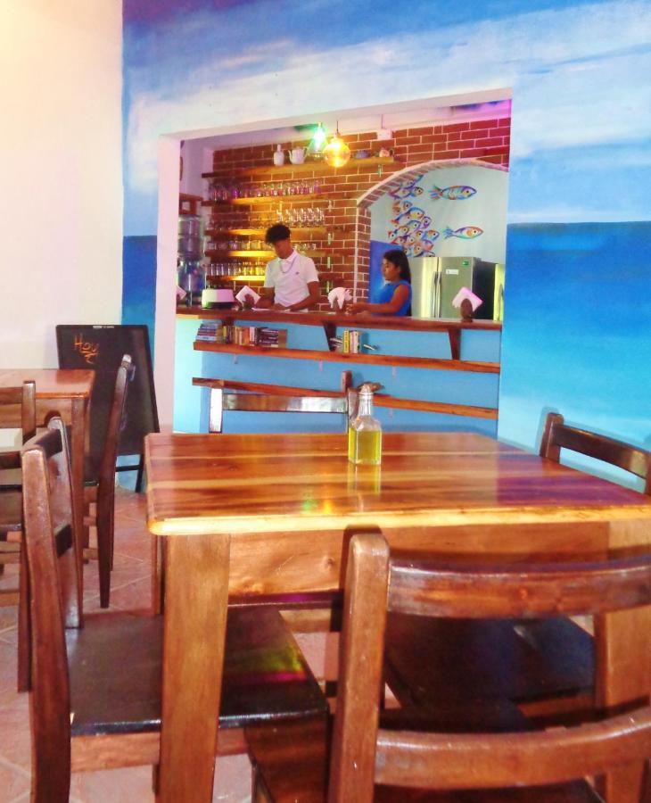 Livingston Resort Hotel Luaran gambar