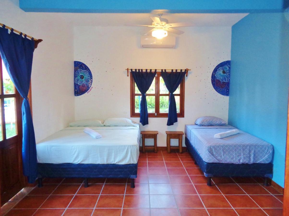 Livingston Resort Hotel Luaran gambar