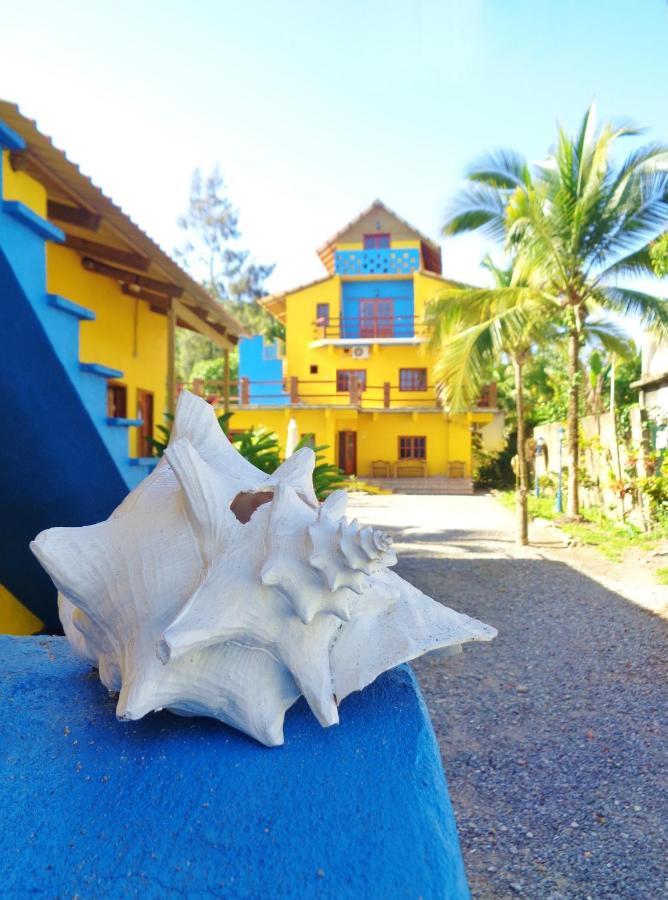 Livingston Resort Hotel Luaran gambar