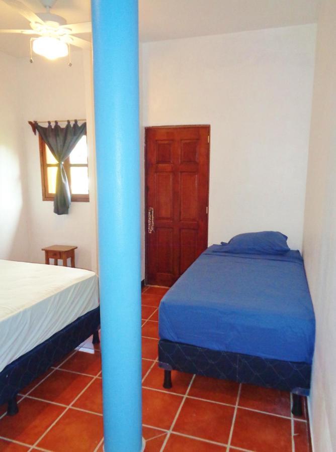 Livingston Resort Hotel Luaran gambar